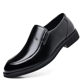Модная черная мужская кожаная обувь Весна Осень Новые дизайнерские модельные туфли для мужчин Повседневные однотонные лоферы Мужские